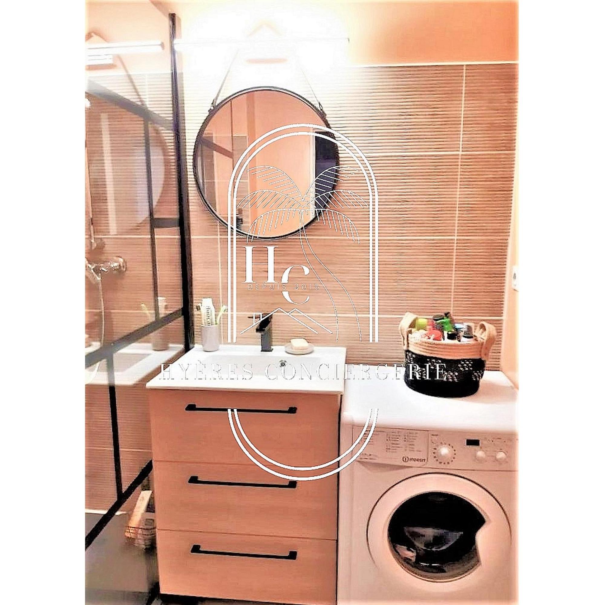 Appartement Proche Centre - T2 Clim/pk/wifi *